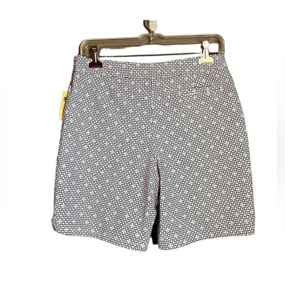 ‎NWT! Maggie lane patterned golf shorts